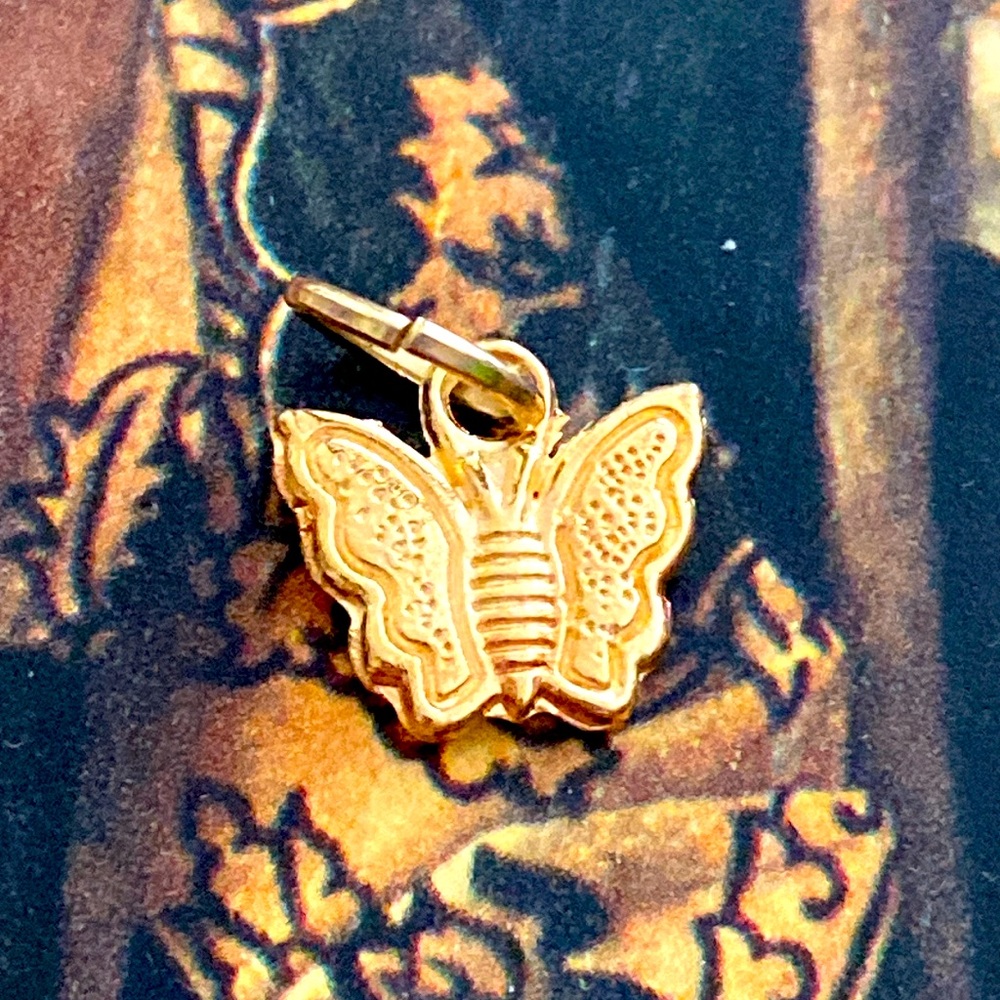 5/$10❤️❤️❤️NEW Rose Gold Toned Alloy BUTTERFLY Charm Pendant